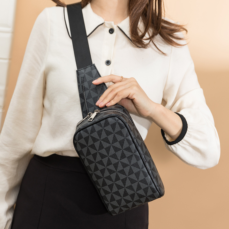 Erkekler için lüks moda göğüs  - Women Bags Pack incelemesi ve fiyatı